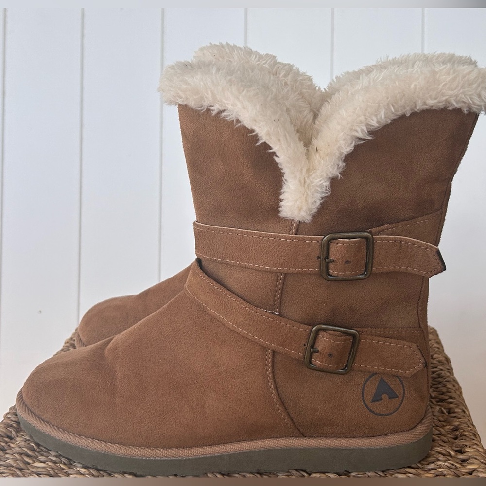 Airwalk Women’s Faux Suede Nia Cozy‎ Boots Cognac Faux Fur Lined Size 8.5